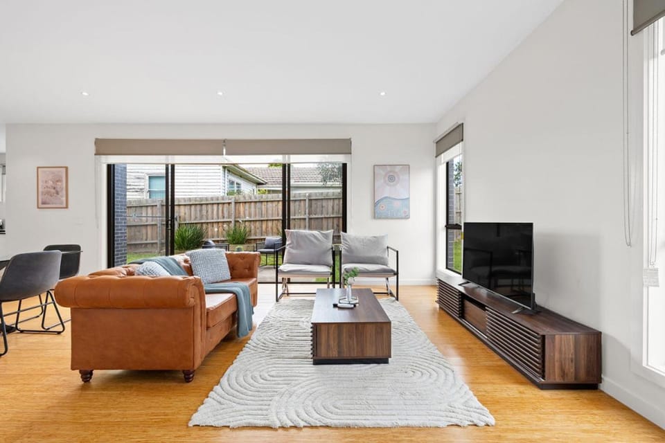 Domi Rentals - The Fregon Townhouse House in City of Monash