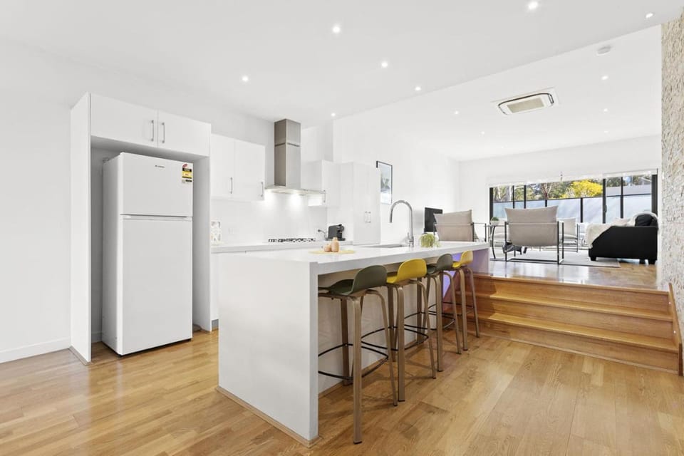 Domi Rentals The Chadstone Homes House in City of Monash