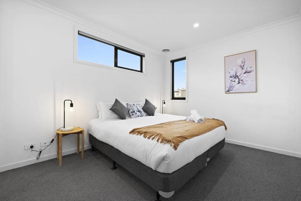 Domi Rentals - The Main Residence House in City of Monash