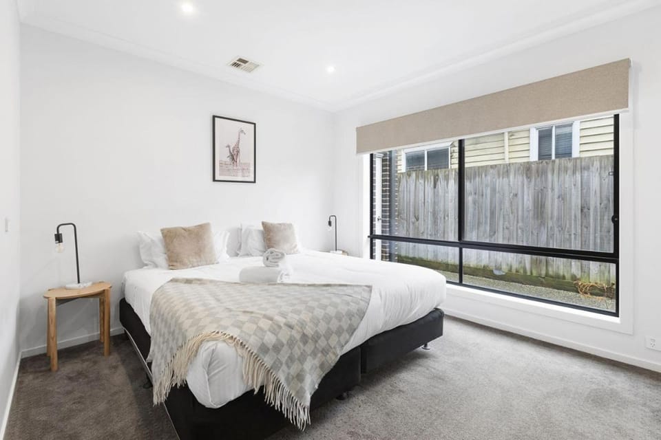 Domi Rentals - The Third Residence House in City of Monash