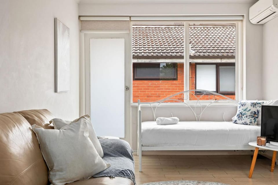 Domi Rentals - The Carlisle Apartments Apartment in Melbourne