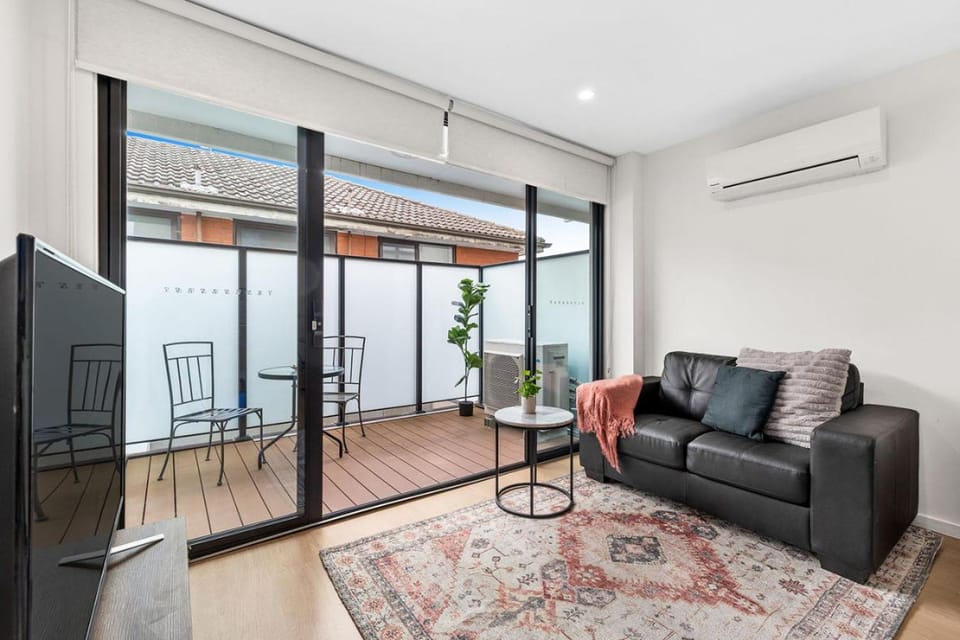 Domi Rentals - The Carlisle Apartments Apartment in Melbourne
