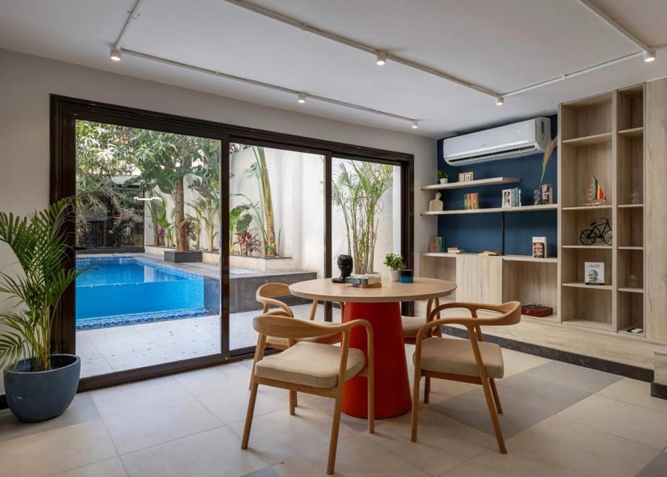 Seating area, Pool view
