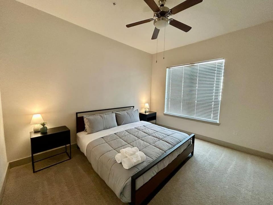 Central Heights functional 2B2B Longterm Condo Apartment in Houston