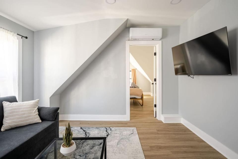 Lrg 2 Bedroom apart in BlackRock Apartment in Bridgeport
