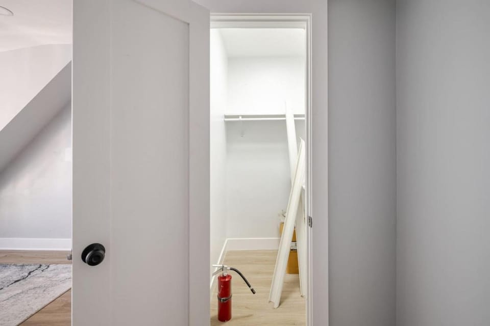 Lrg 2 Bedroom apart in BlackRock Apartment in Bridgeport