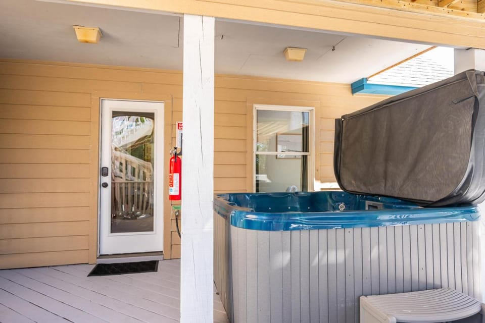Hot Tub