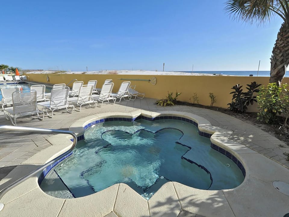 Pelican Isle 211- Sugar Sands Retreat House in Okaloosa Island
