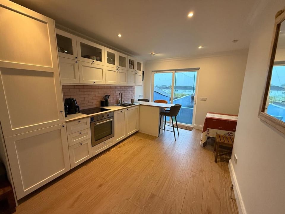 Hidden Gem Townhouse - Cahersiveen House in County Kerry