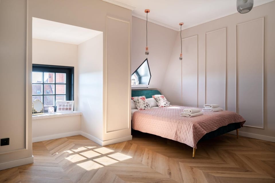 Bed, Photo of the whole room, Bedroom, towels, wardrobe