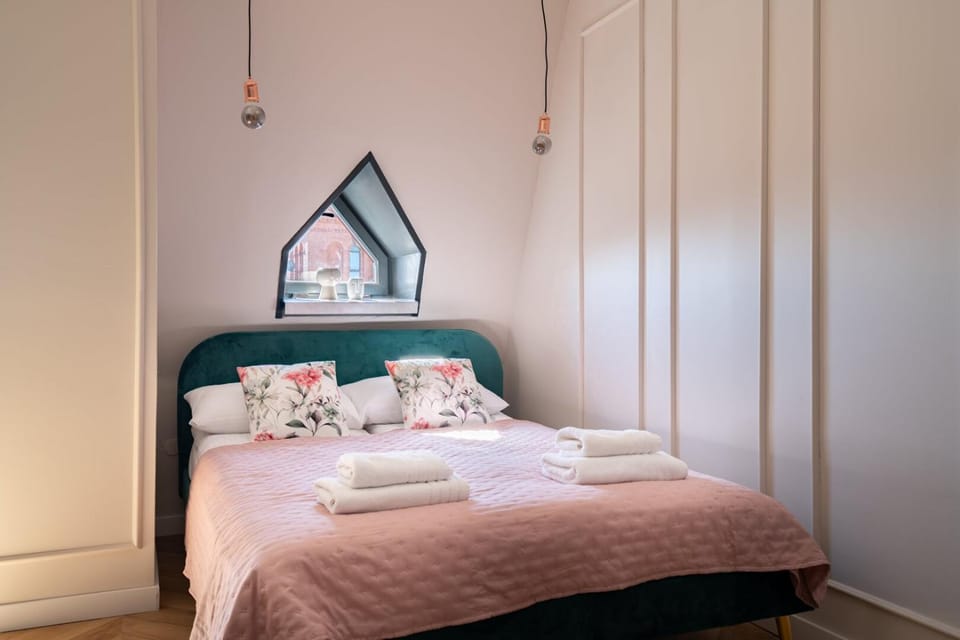 Bed, Photo of the whole room, Bedroom, towels, wardrobe