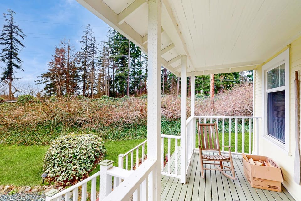 Cozy Cottage with Hot Tub in Freeland, Pets Welcome! House in Freeland