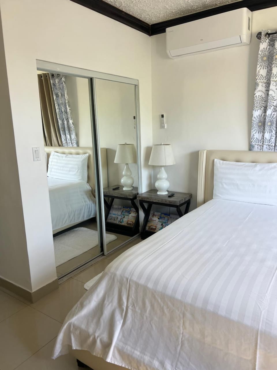 Steps Away from Adventure -2bedroom & 2 Bath Apartment in Venetian Road Settlement
