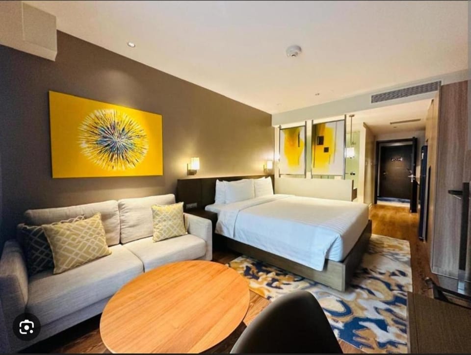 Novotel Executive Suite - Acqua Manila 2905 Hotel in Mandaluyong