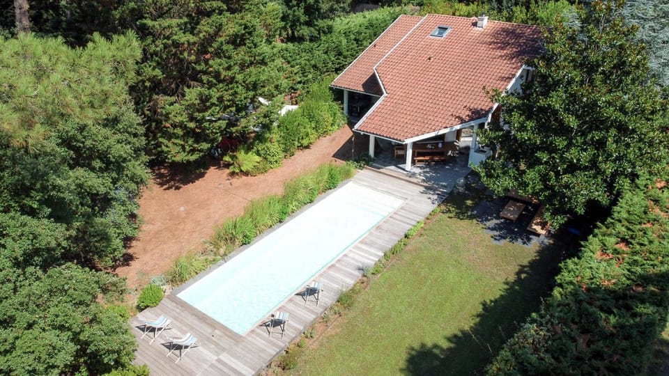 Bird's eye view, Swimming pool