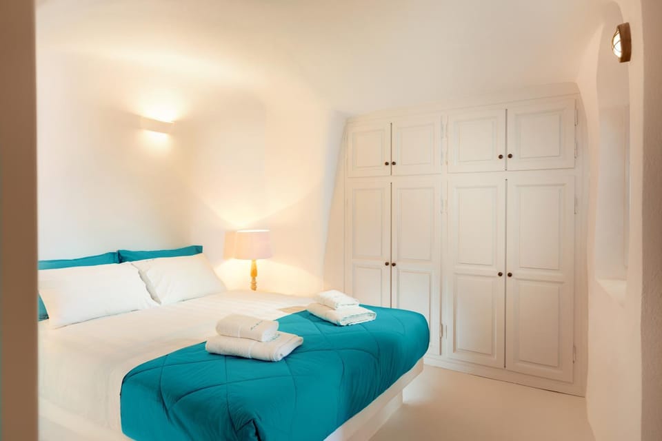 Bed, Photo of the whole room, Bedroom, towels, wardrobe