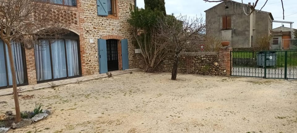 Charme authentique au coeur de saint victor malcap Villa in Occitanie