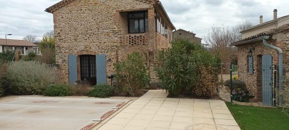 Charme authentique au coeur de saint victor malcap Villa in Occitanie