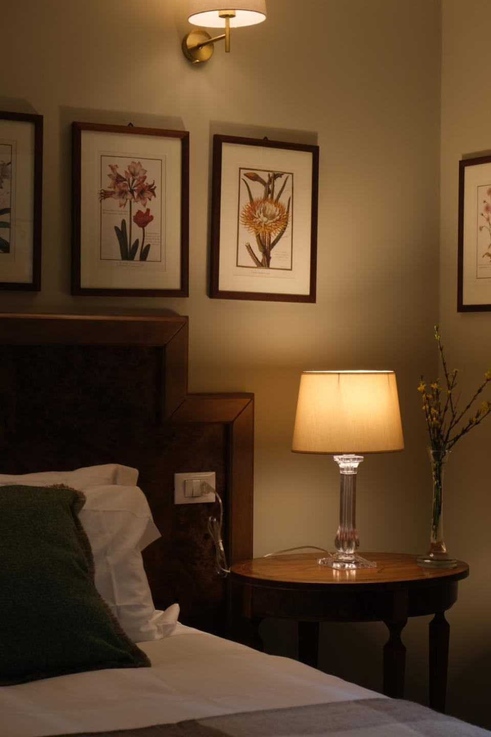 Bed, Decorative detail, Bedroom