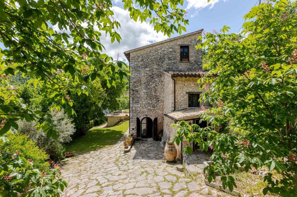Property building, Natural landscape, Garden
