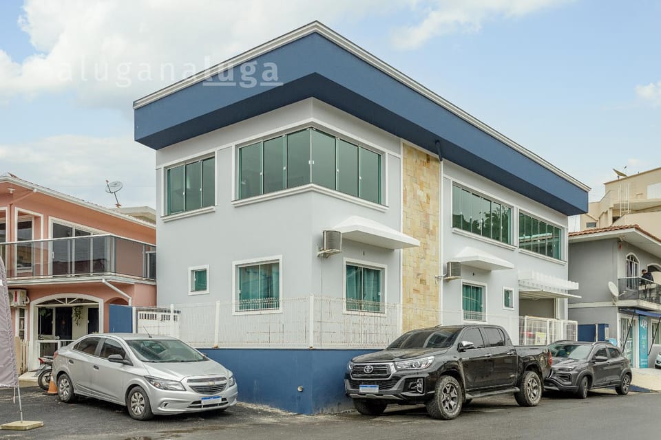 Spacious home 100m from the beach Comfort House in Florianopolis