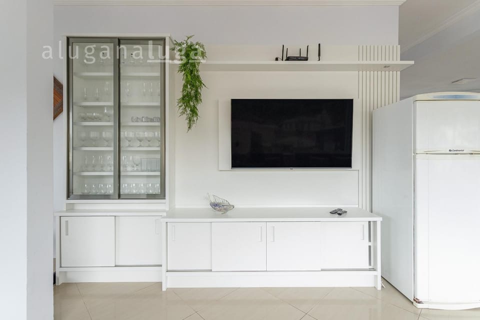 Spacious home 100m from the beach Comfort House in Florianopolis