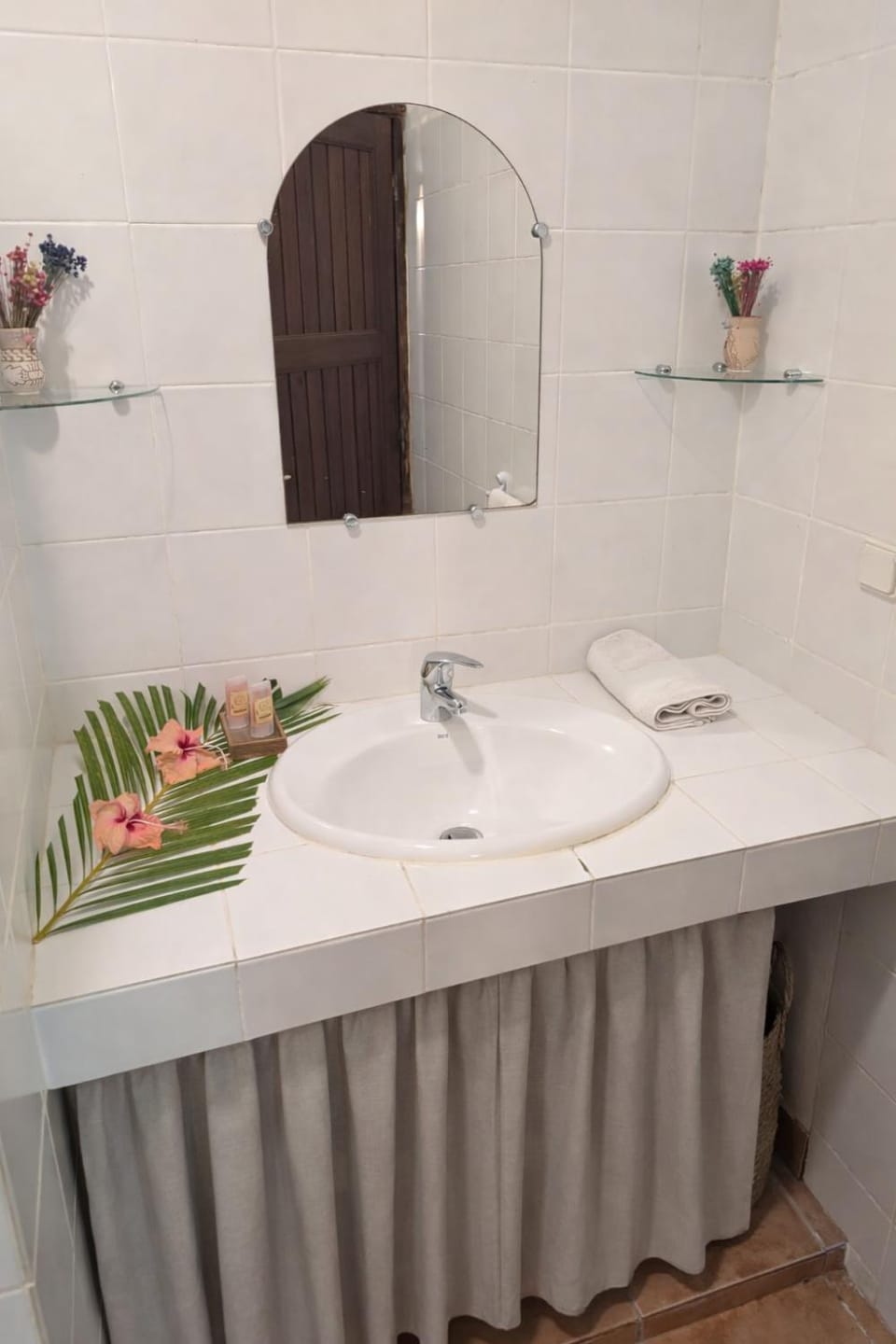 Toilet, Bathroom, Decorative detail
