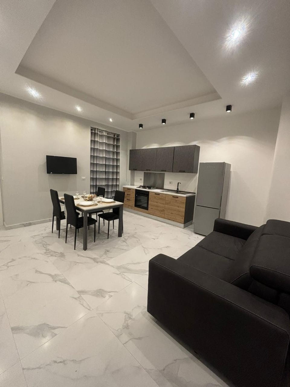 Kitchen or kitchenette, Living room, Dining area