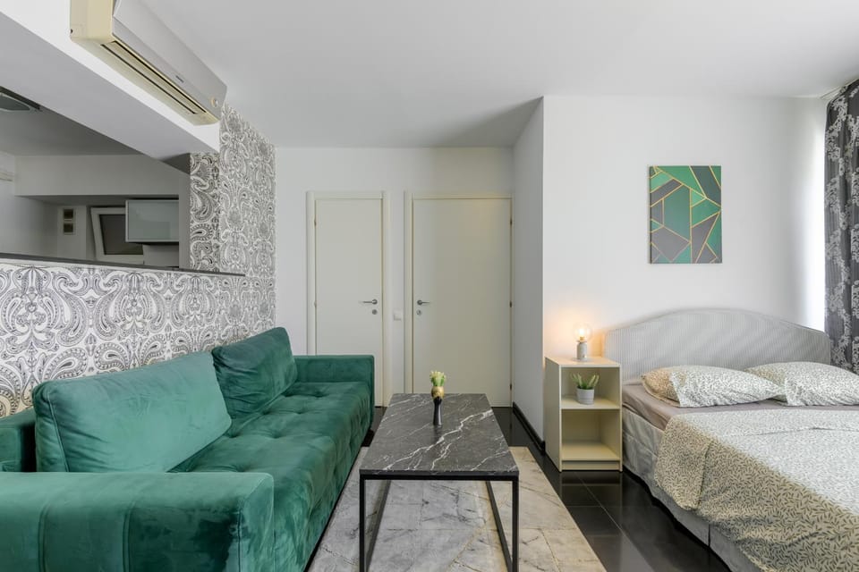 Walter Residence with Self Check-in Apartment in Bucharest