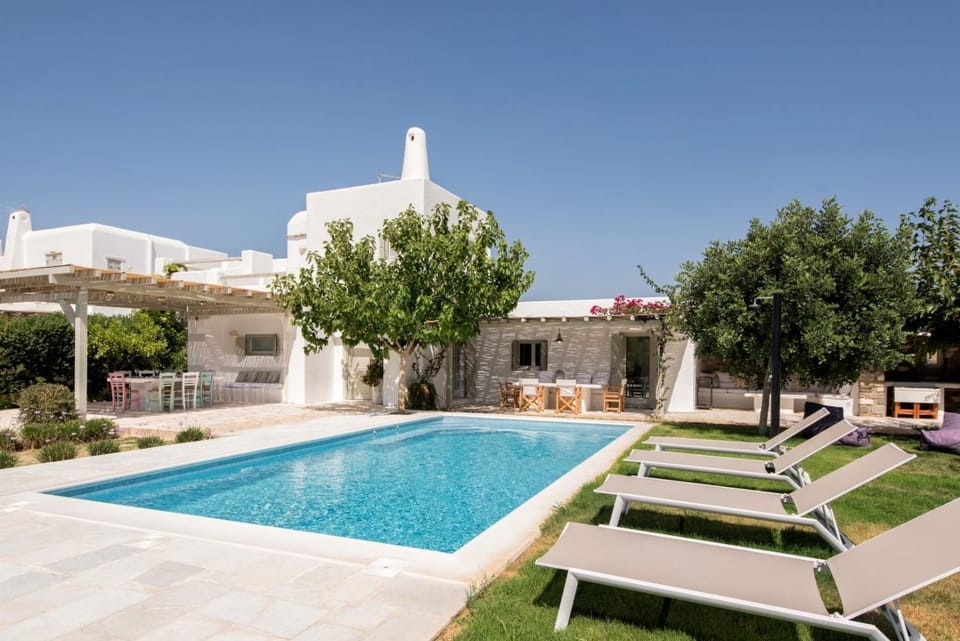 Property building, Garden, Pool view, Swimming pool