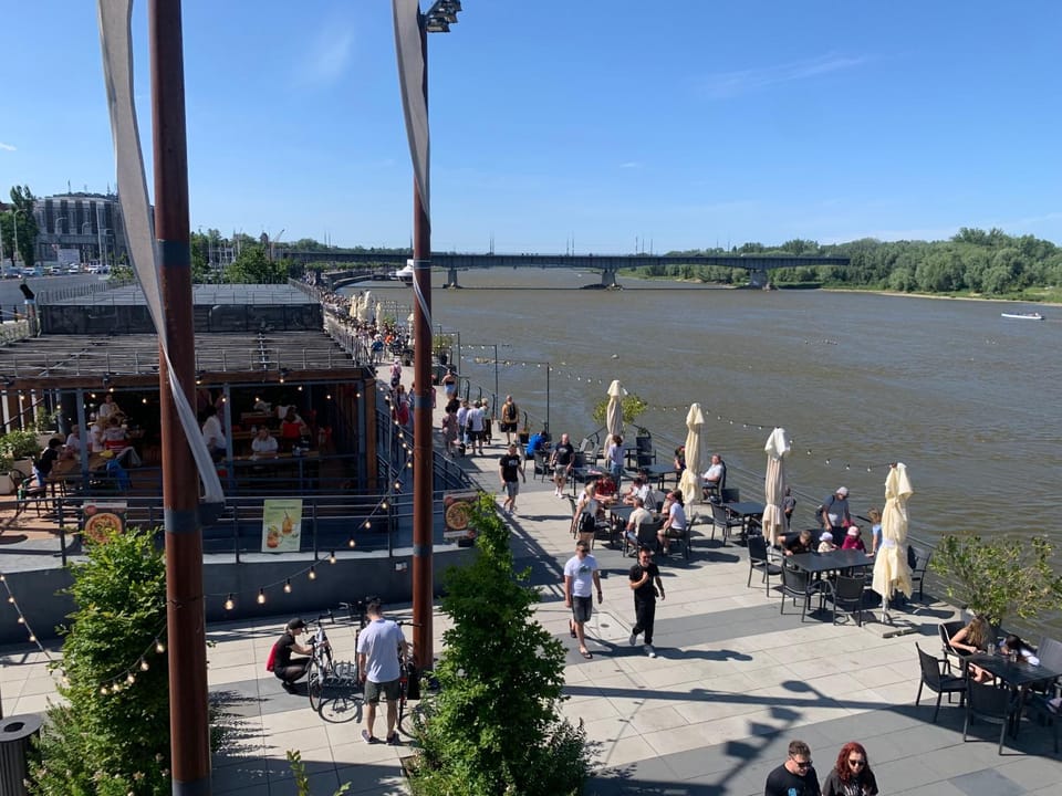Nearby landmark, Day, People, Natural landscape, River view, group of guests