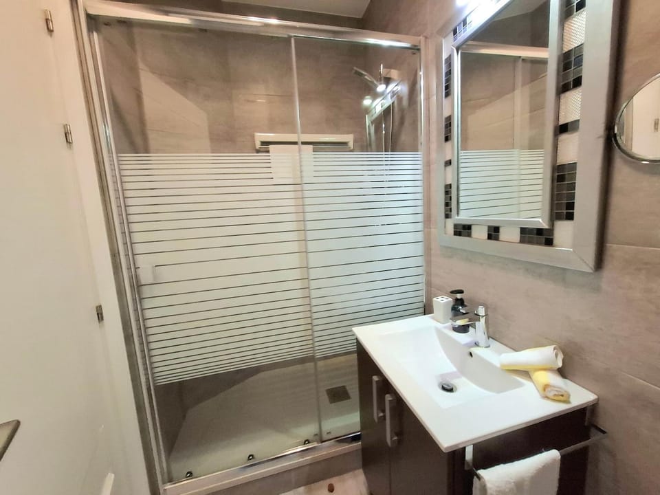 Shower, Bathroom