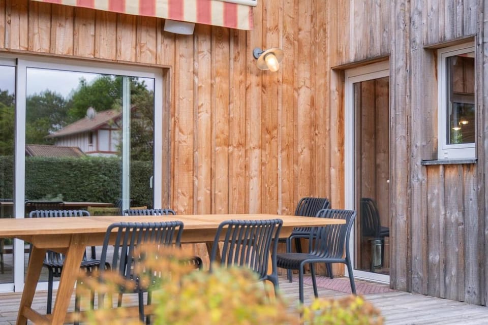 Patio, Dining area