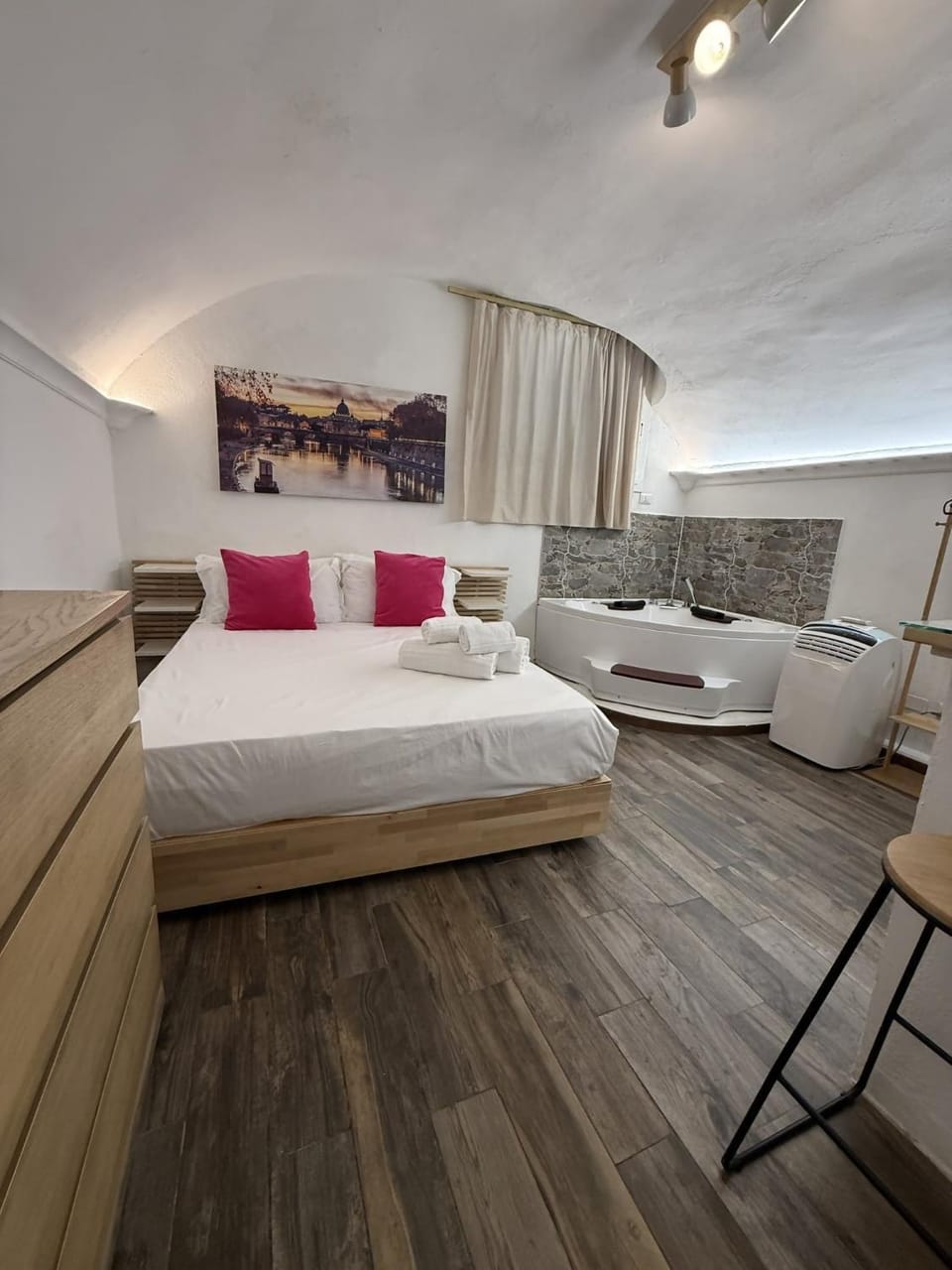 Casa Chicca Monti- Idromassaggio 900 m Colosseo Apartment in Rome