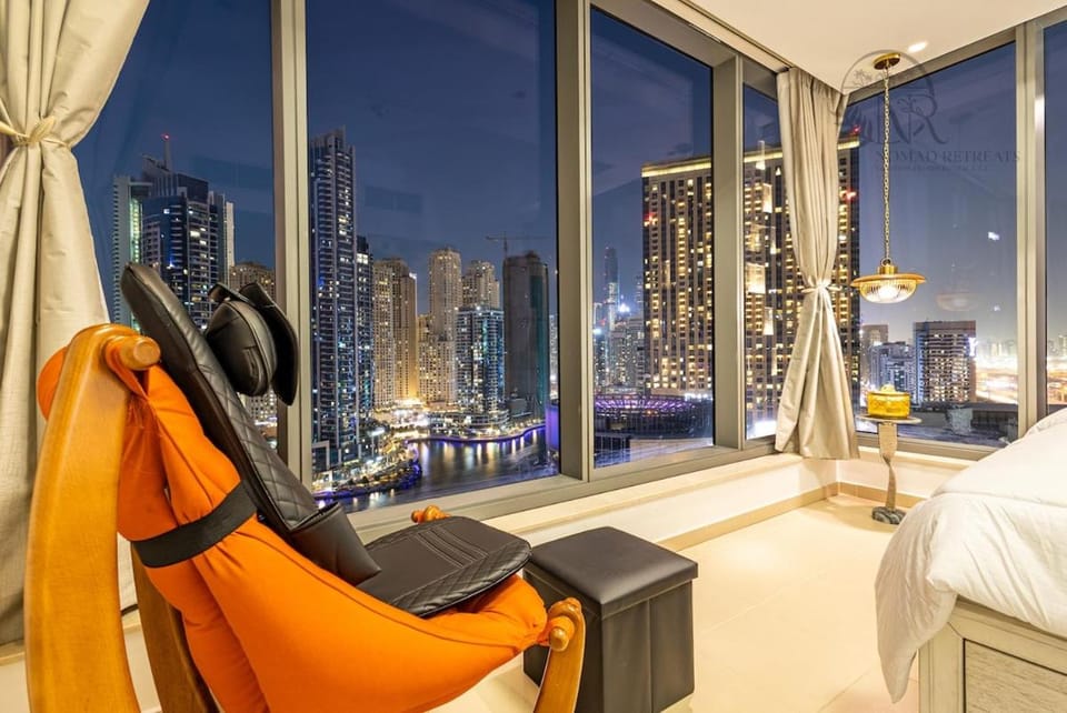 Nomad Retreats- Silverene tower Marina view Apartment in Dubai