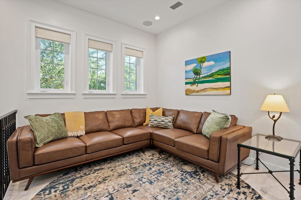 TV and multimedia, Living room, Seating area, fireplace