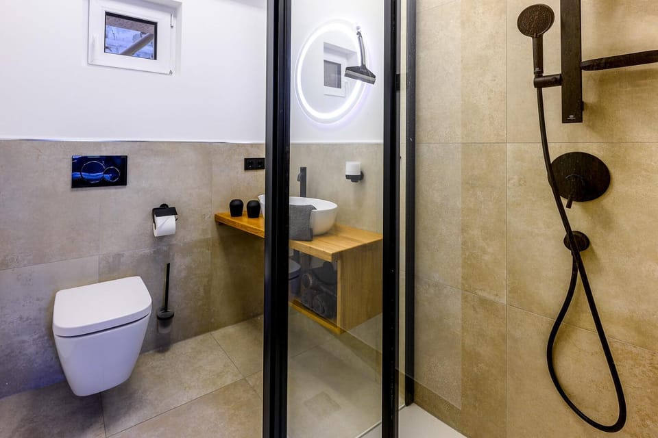 Shower, Toilet, Bathroom