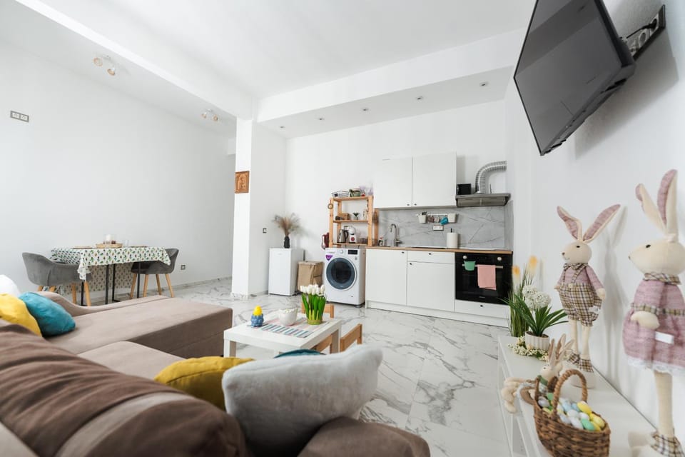 Communal lounge/ TV room, TV and multimedia, Kitchen or kitchenette, Living room, Seating area