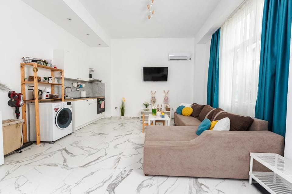 Communal lounge/ TV room, TV and multimedia, Kitchen or kitchenette, Living room, Seating area, Evening entertainment, minibar, oven, washing machine, dryer, air conditioner