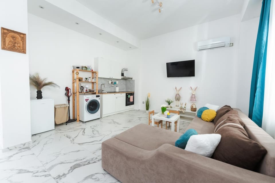 Communal lounge/ TV room, TV and multimedia, Coffee/tea facilities, Kitchen or kitchenette, Living room, Seating area, minibar, oven, washing machine, dryer, air conditioner