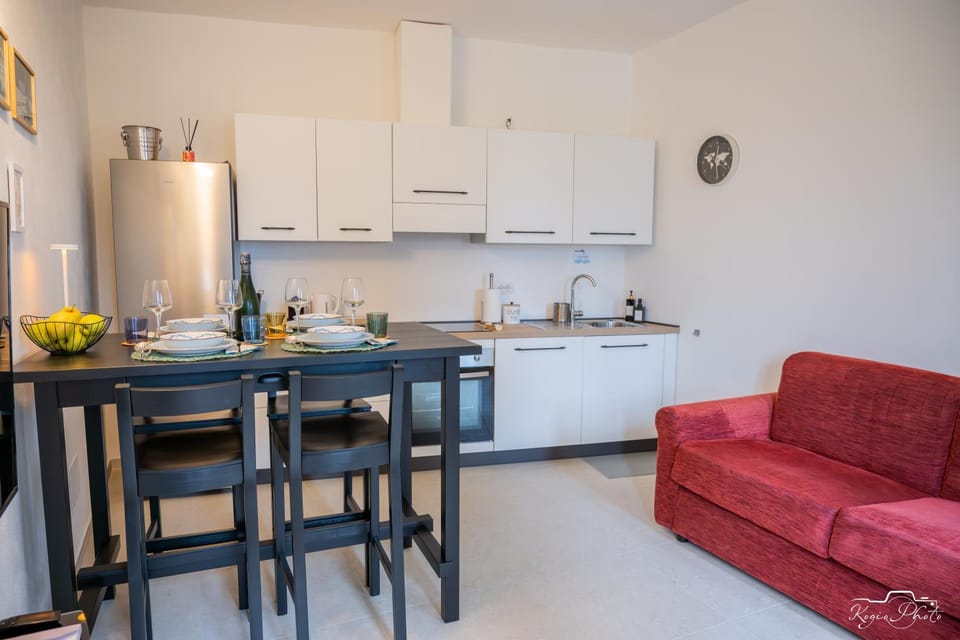Dining area, kitchen