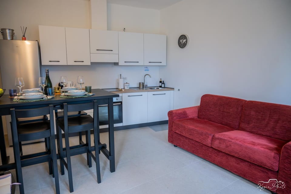 Seating area, Dining area, kitchen