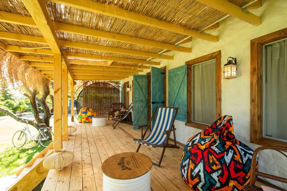 Patio, Day, Summer, Garden, Seating area, Garden view, sunbed