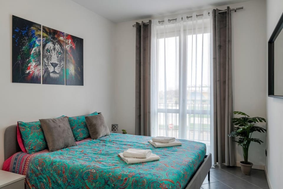 Bed, Photo of the whole room, Bedroom
