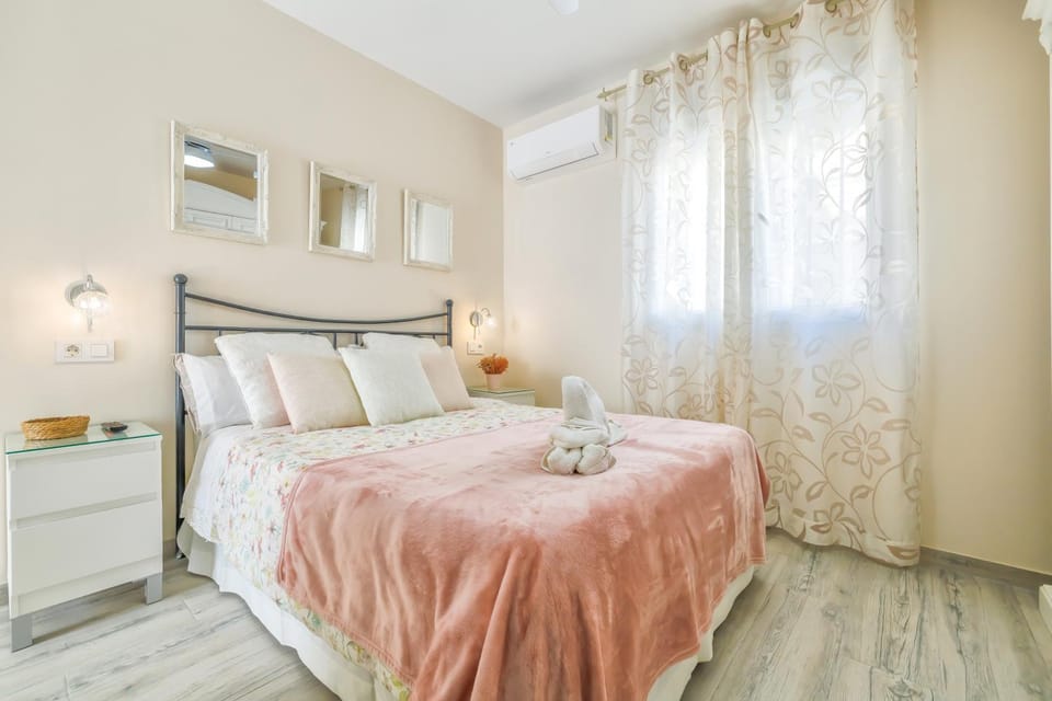 Bed, Bedroom, heating, towels, air conditioner