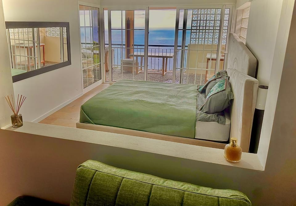 Bed, Photo of the whole room, Bedroom, Sea view