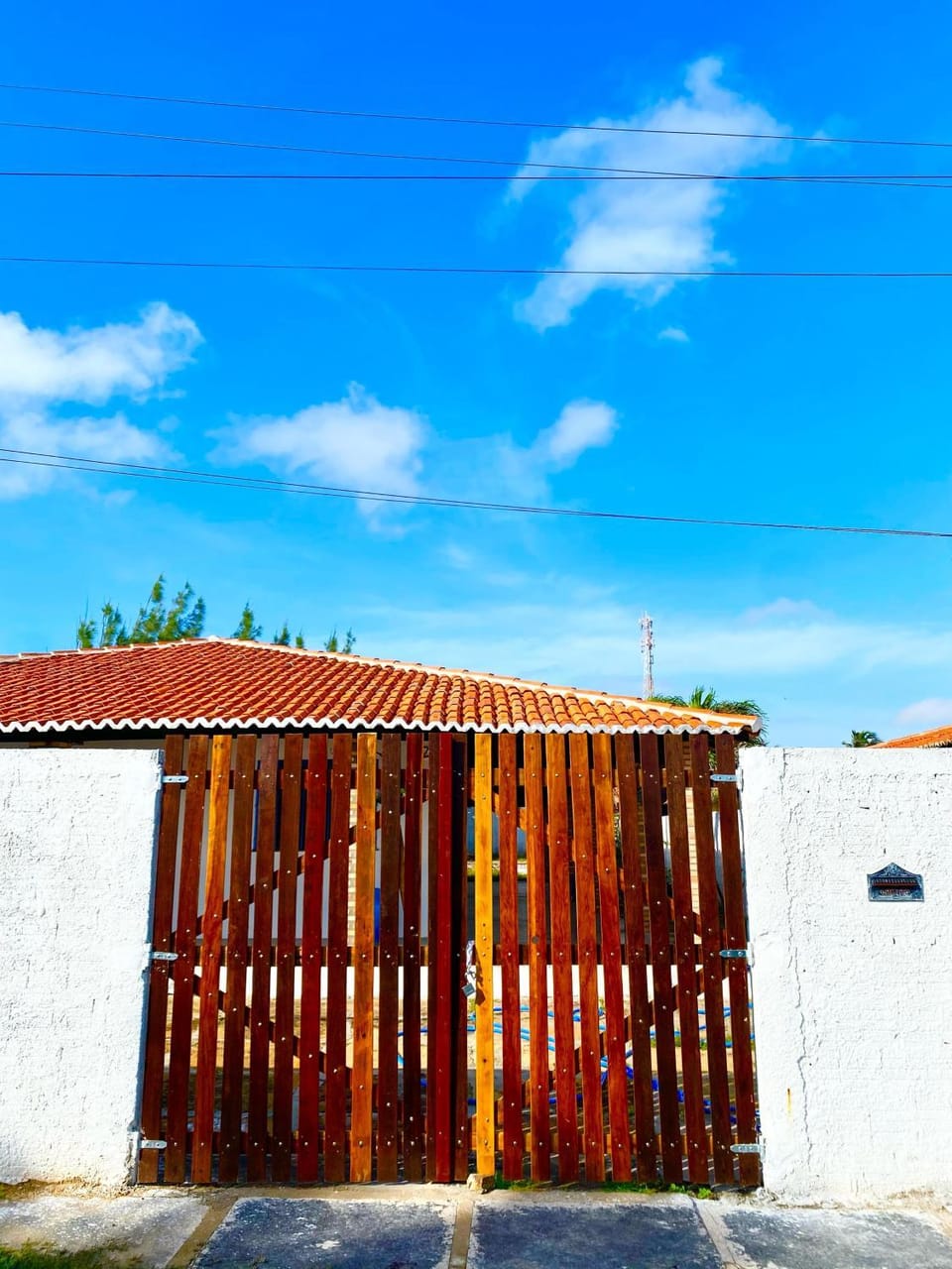 Facade/entrance, View (from property/room)