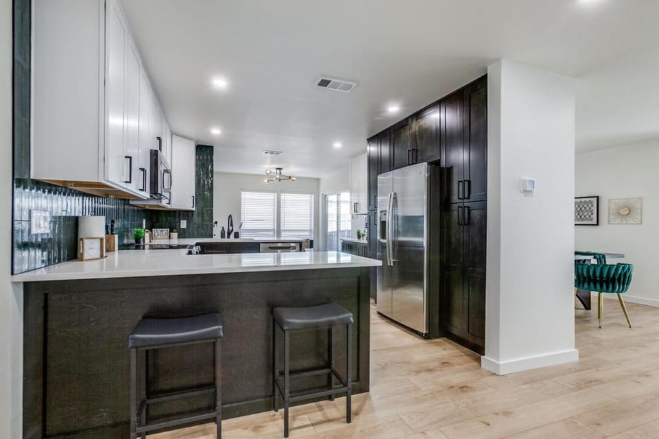 Green Retreat 3B 2B KING House in Richardson