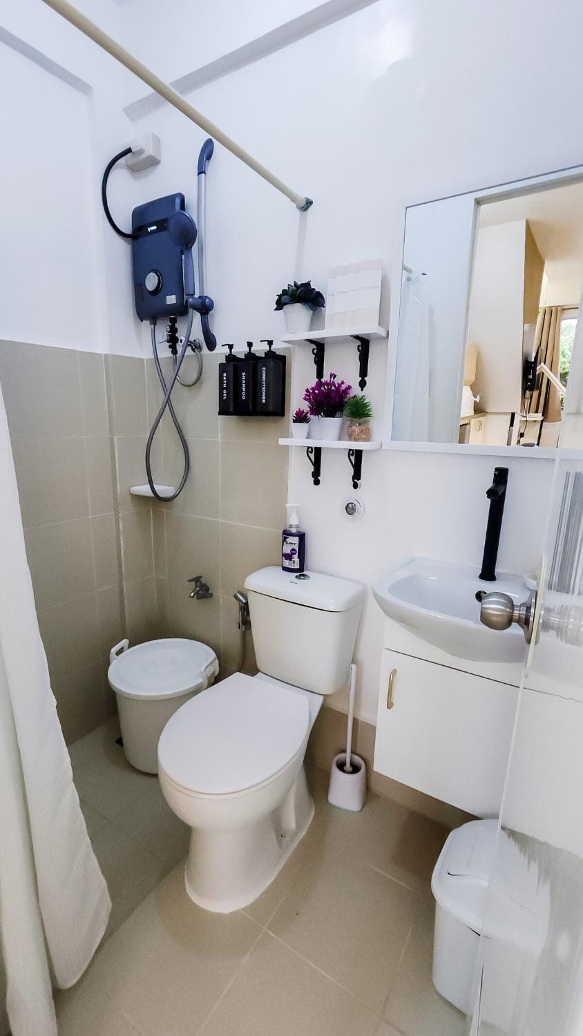 Shower, Toilet, Bathroom, heating