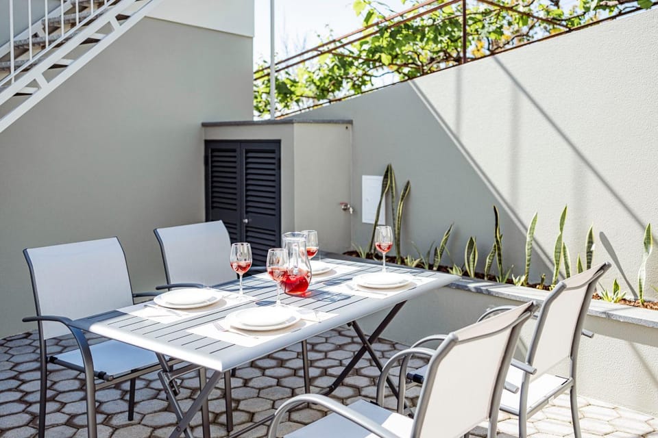 Patio, Balcony/Terrace, Food and drinks, Dining area